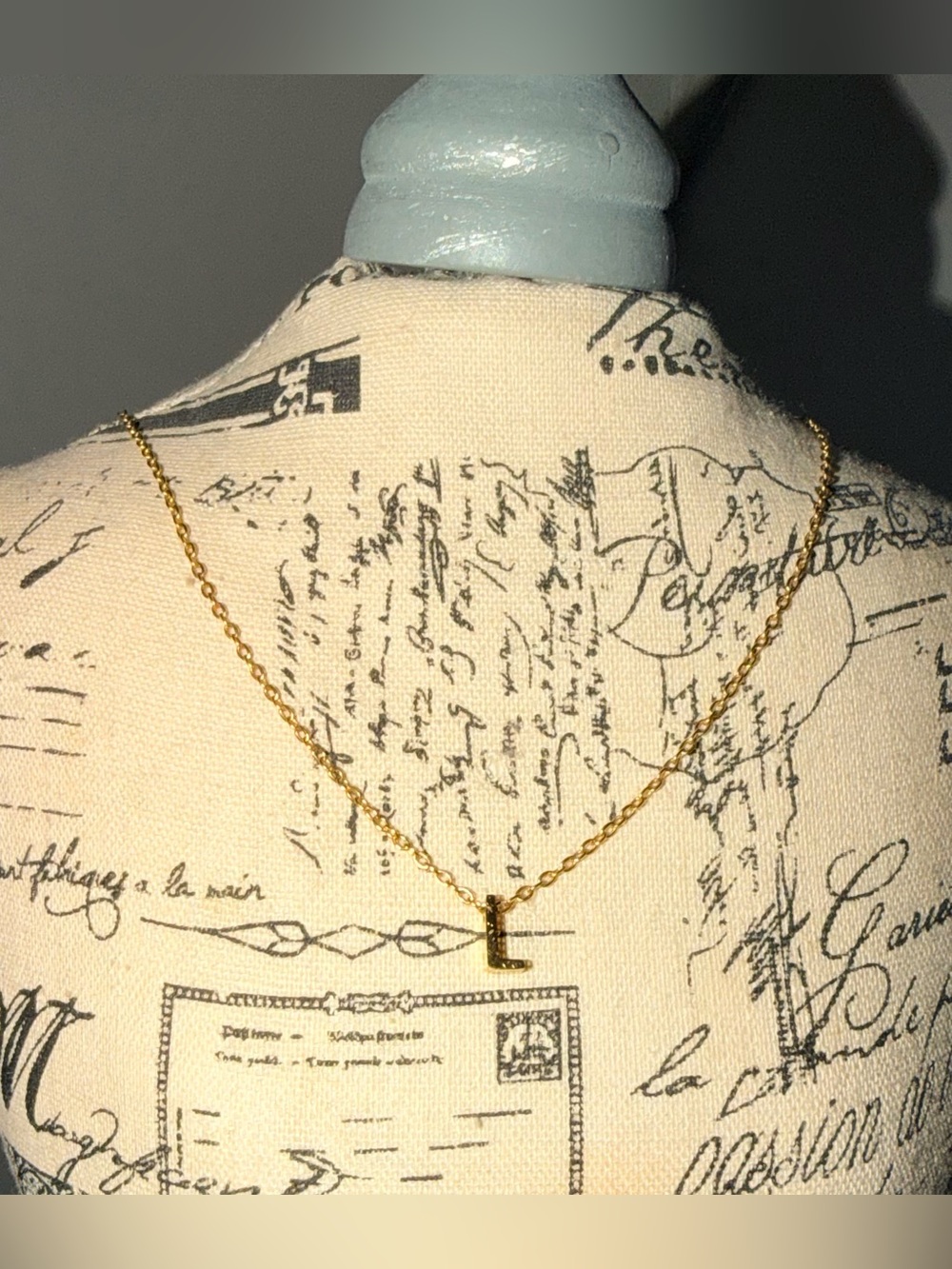 BOUTIQUE | Miniature Letter “L” Necklace (Gold)